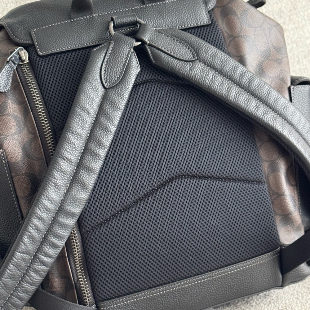 Coach Hitch Backpack Brown and Balck Leather – Men’s Women’s Bag Work Travel